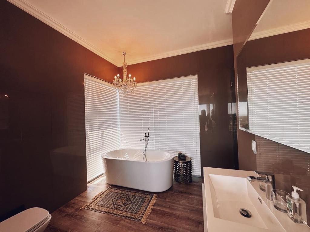 Luxury Home Located On Pinnacle Point Golf Estate Mossel Bay Exteriör bild