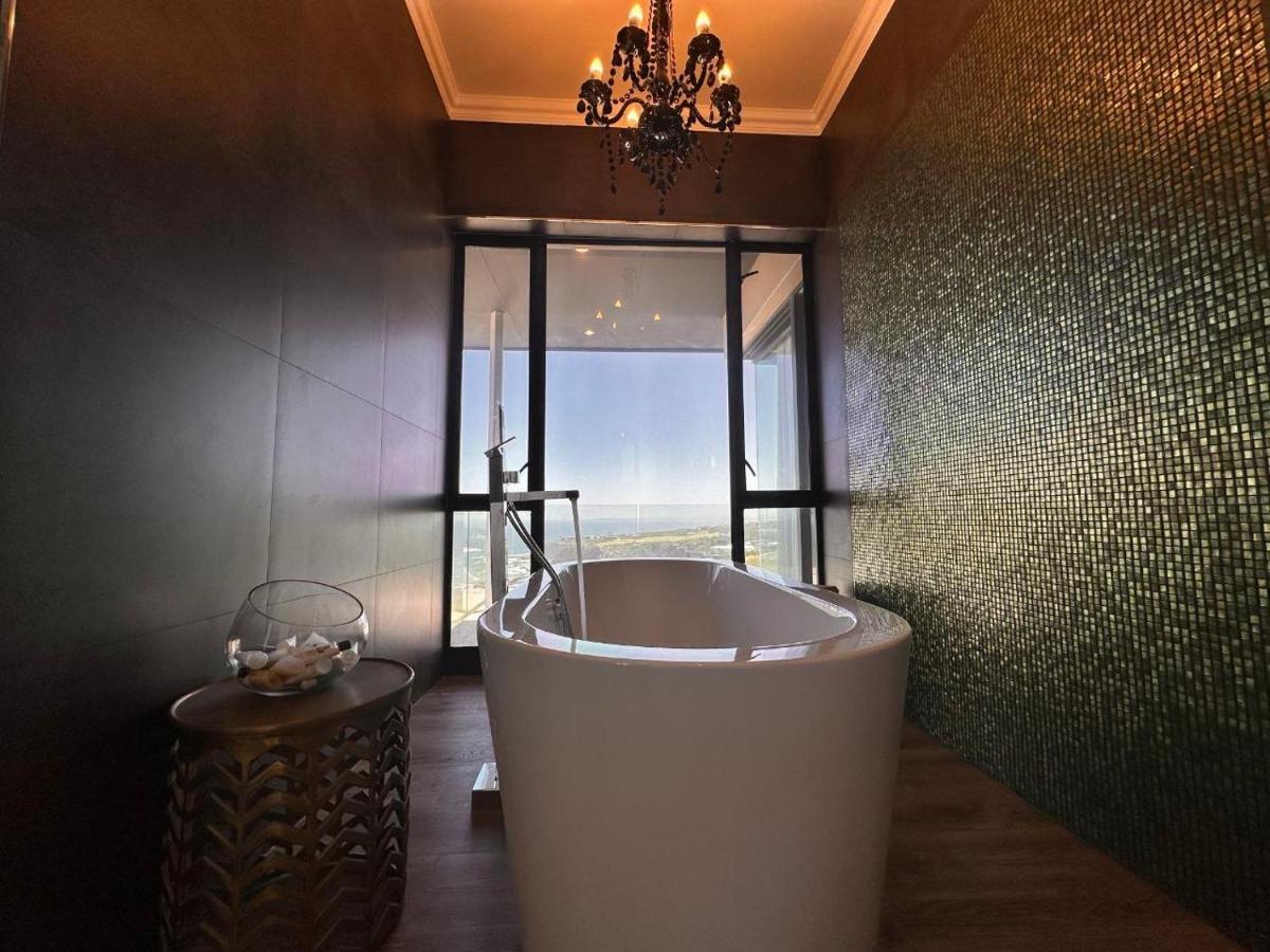Luxury Home Located On Pinnacle Point Golf Estate Mossel Bay Exteriör bild